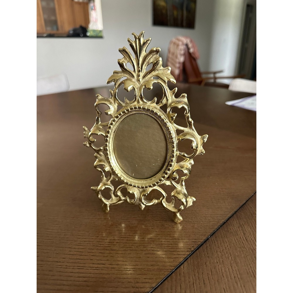 Virginia Metalcrafters Ornate Heavy Brass Tabletop Mantel Vintage Picture Frame